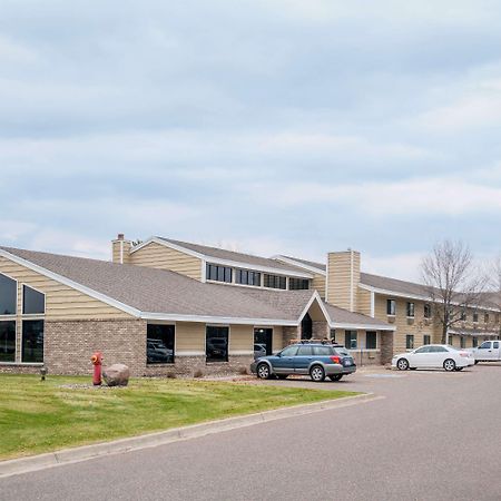 Days Inn & Suites By Wyndham Baxter Brainerd Area Exterior foto