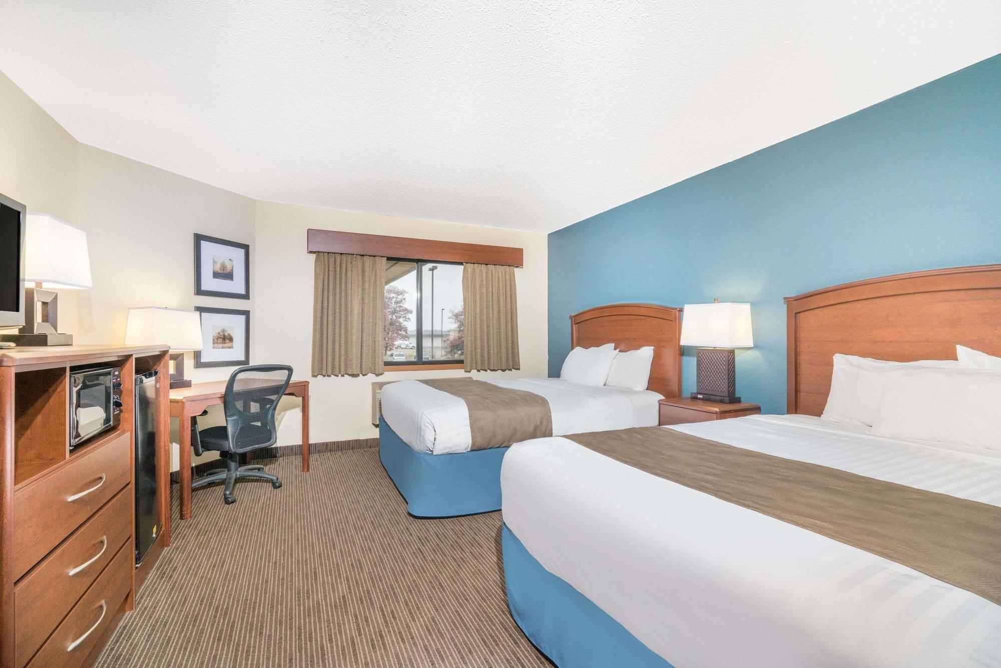 Days Inn & Suites By Wyndham Baxter Brainerd Area Exterior foto